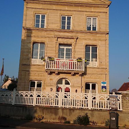 Joyeux Reveil Bed & Breakfast Courseulles-sur-Mer Bagian luar foto