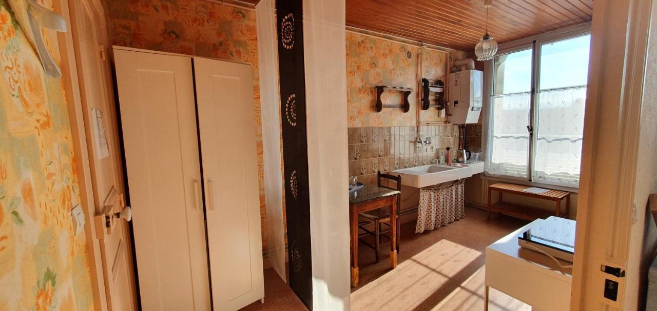 Joyeux Reveil Bed & Breakfast Courseulles-sur-Mer Bagian luar foto