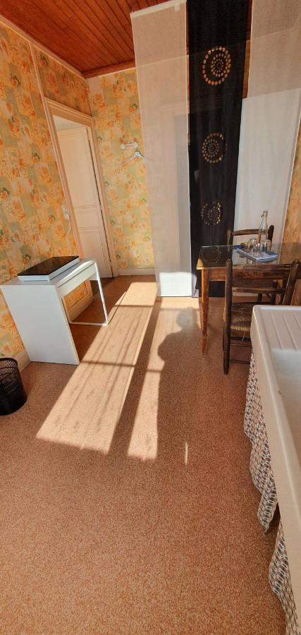 Joyeux Reveil Bed & Breakfast Courseulles-sur-Mer Bagian luar foto