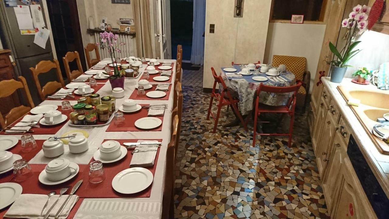 Joyeux Reveil Bed & Breakfast Courseulles-sur-Mer Bagian luar foto