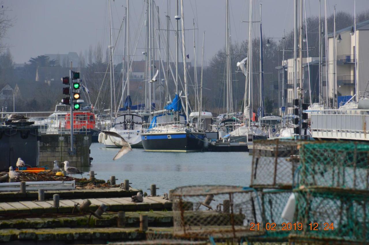 Joyeux Reveil Bed & Breakfast Courseulles-sur-Mer Bagian luar foto